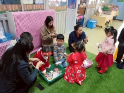 LINE_ALBUM_กิจกรรมทำบุญส่งท้ายปีเก่า ศพด_30 ธ_ค_ 68_260105_42.jpg - ศูนย์พัฒนาเด็กเล็กเทศบาลตำบลสันป่าตอง จัดโครงการเรียนรู้สู่โลกกว้าง อนุบาลวัยใส(กิจกรรมทำบุญส่งท้ายปีเก่าต้อนรับปีใหม่) | https://www.sanpatong.go.th